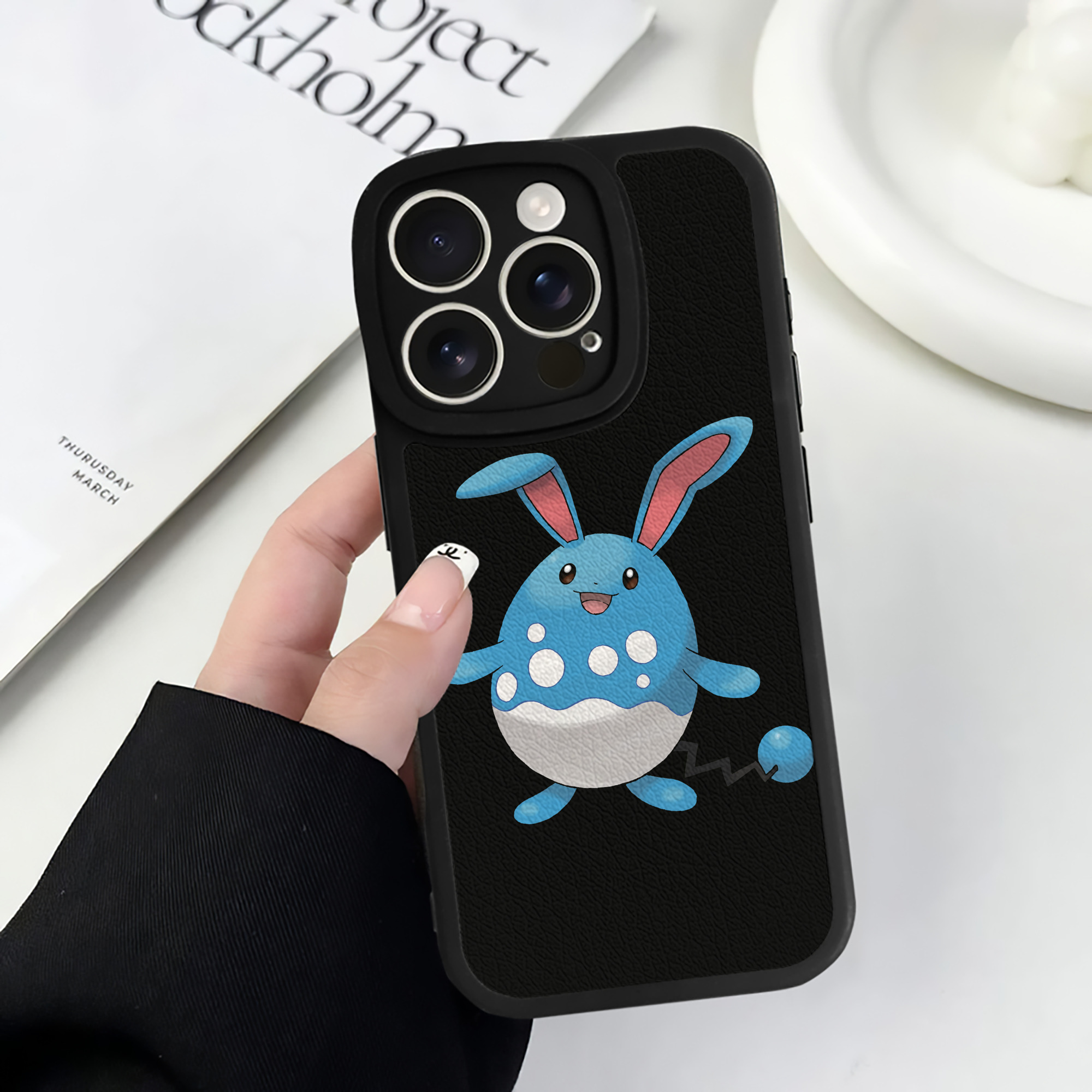 （画像用） ポケットモンスター Pokémon 【iPhone 16シリーズ対応】シリコンスマホケース（レザー調） 材質：シリコン